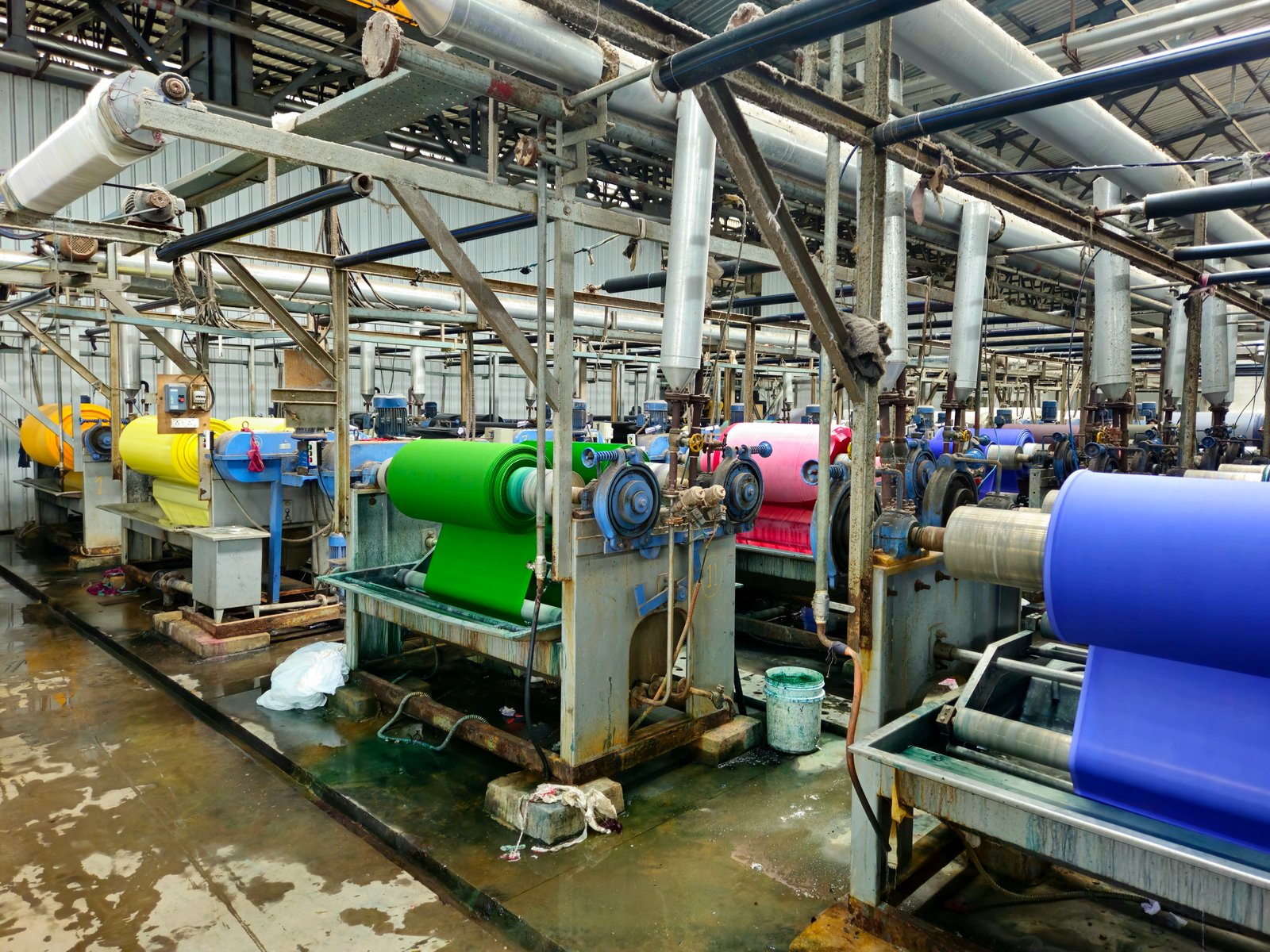 Fleet of dyeing machines